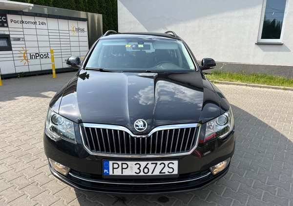 Skoda Superb cena 39000 przebieg: 356951, rok produkcji 2013 z Ząbki małe 232
